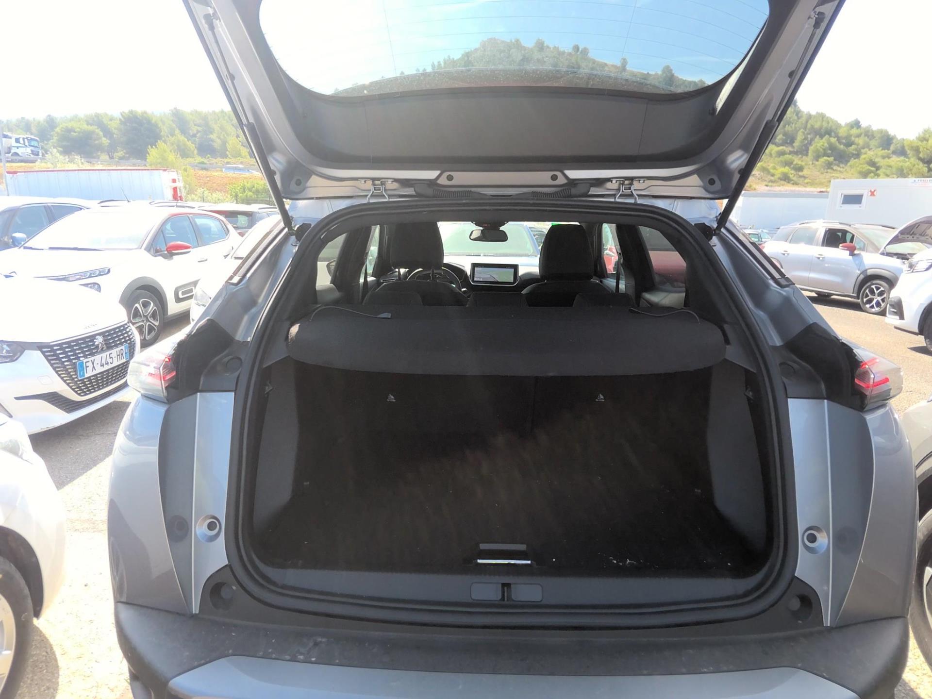 Peugeot 2008 Hybrid 136 e-DCS6 Allure 2025