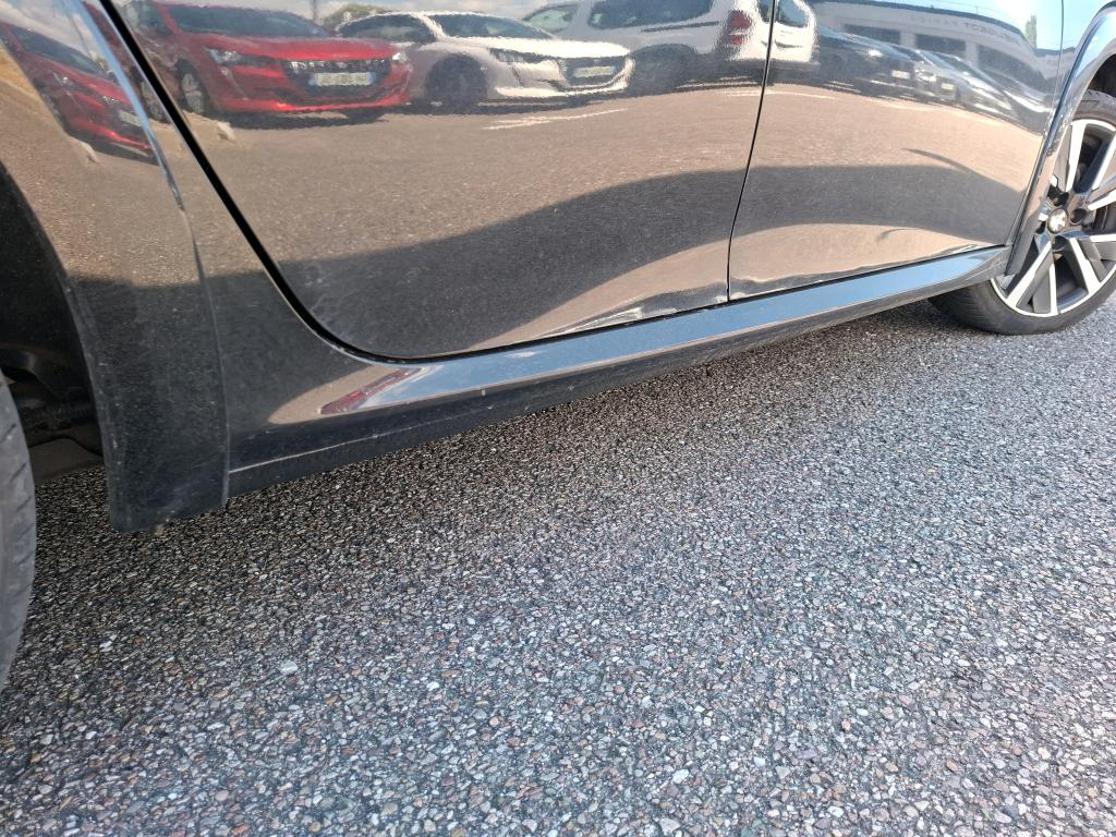 Peugeot 208 PureTech 100 S&S EAT8 GT 2022