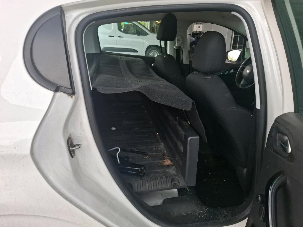 Peugeot 208R Entr