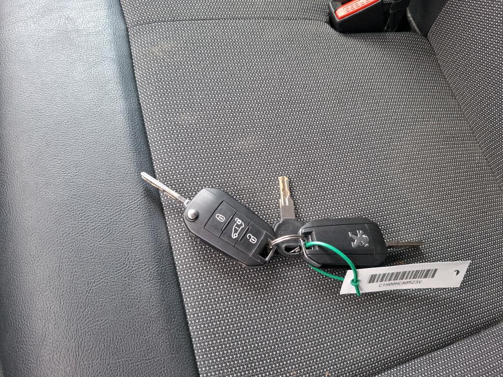 Peugeot EXPERT FGN TOLE STANDARD BLUEHDI 115 S&S BVM6 PREMIUM PACK 2019