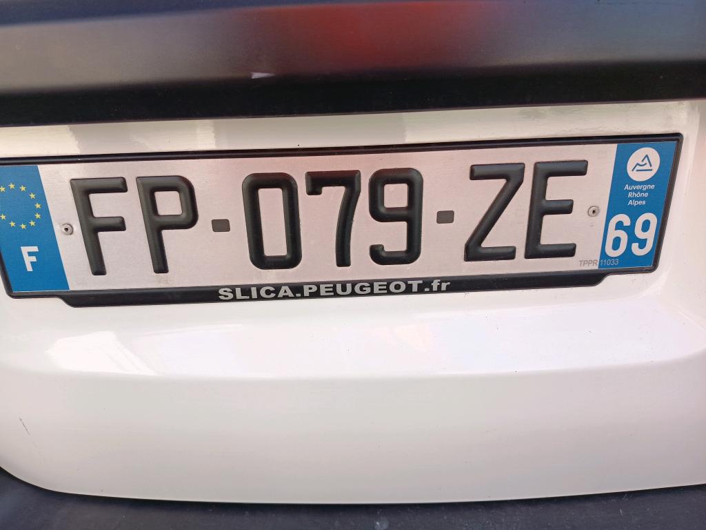 Peugeot EXPERT FGN TOLE STANDARD 2.0 BLUEHDI 120 S&S BVM6 PREMIUM 2020