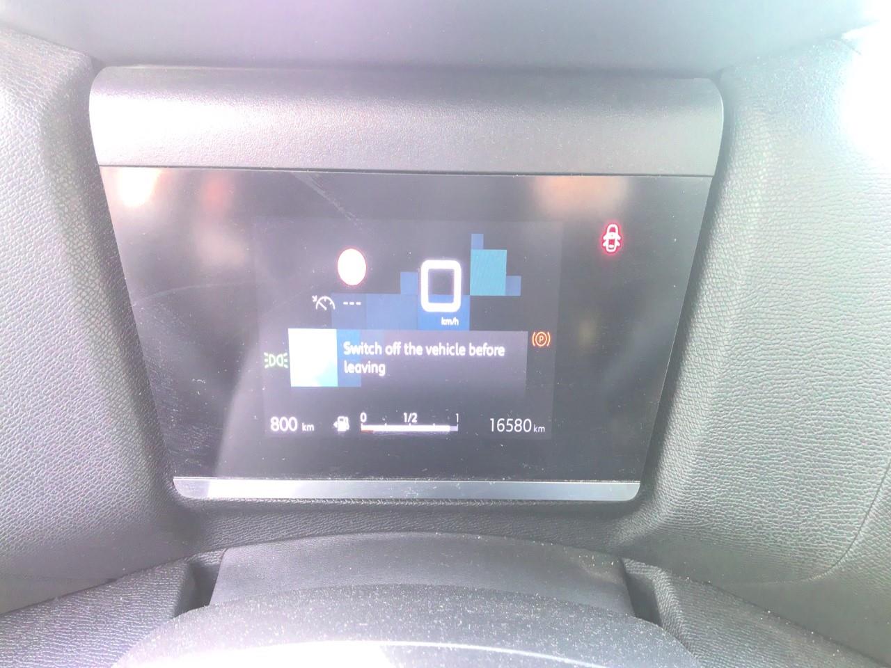 Foto Citroën C4 X 6
