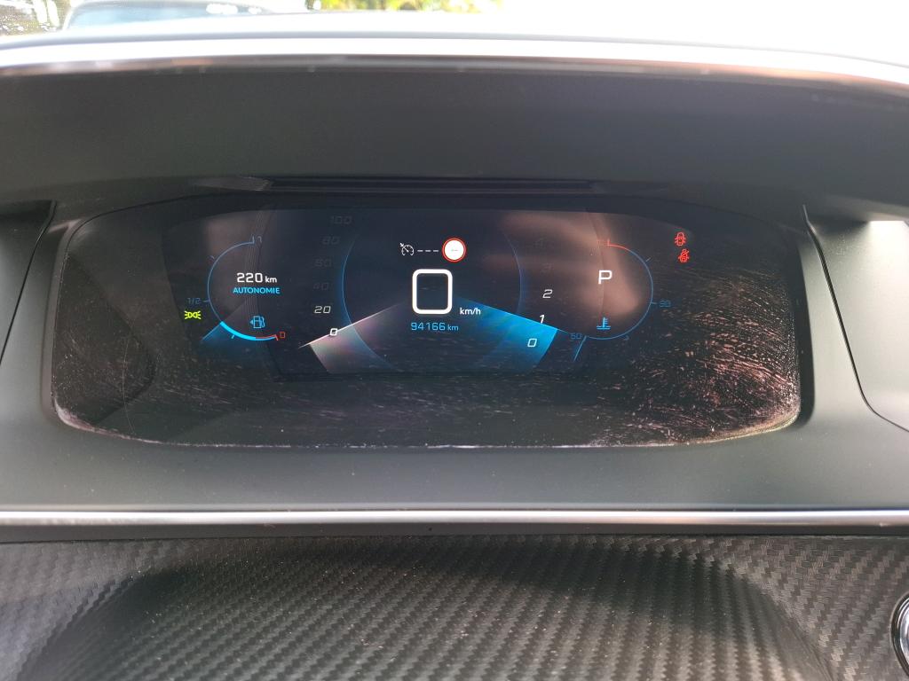 Peugeot 2008 BlueHDi 130 S&S EAT8 Allure Business 2021