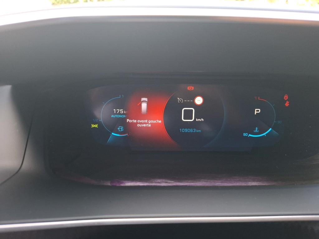 Peugeot 2008 BlueHDi 130 S&S EAT8 Allure Business 2021