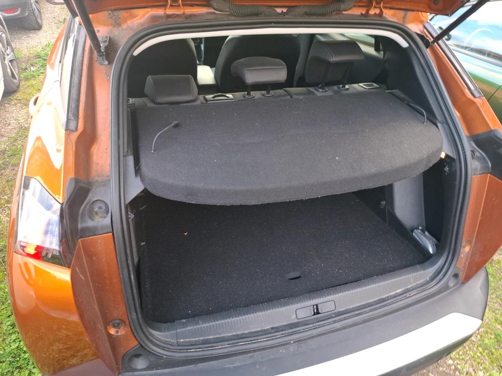 Peugeot 2008 BlueHDi 130 S&S EAT8 Allure 2022