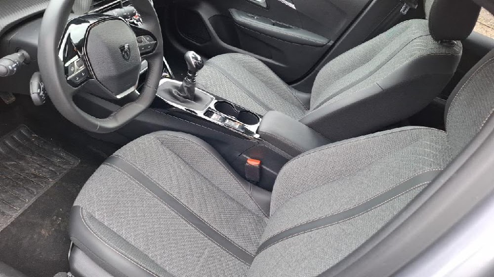 Foto Peugeot 208 16