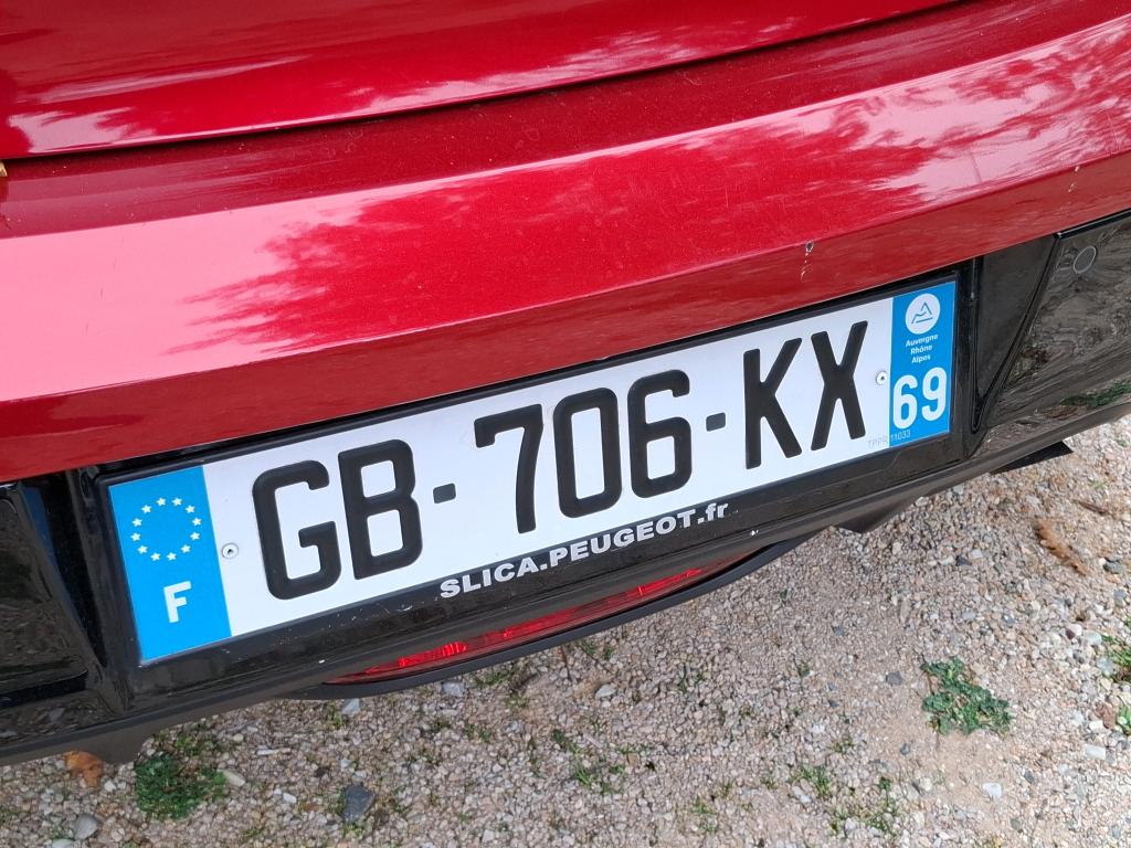 Peugeot 208 PureTech 100 S&S EAT8 Allure Business 2021