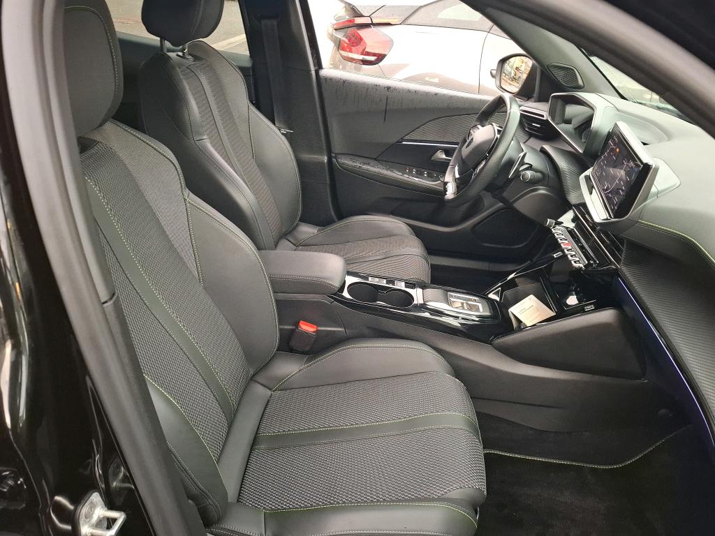 Peugeot 2008 PureTech 130 S&S EAT8 GT 2024