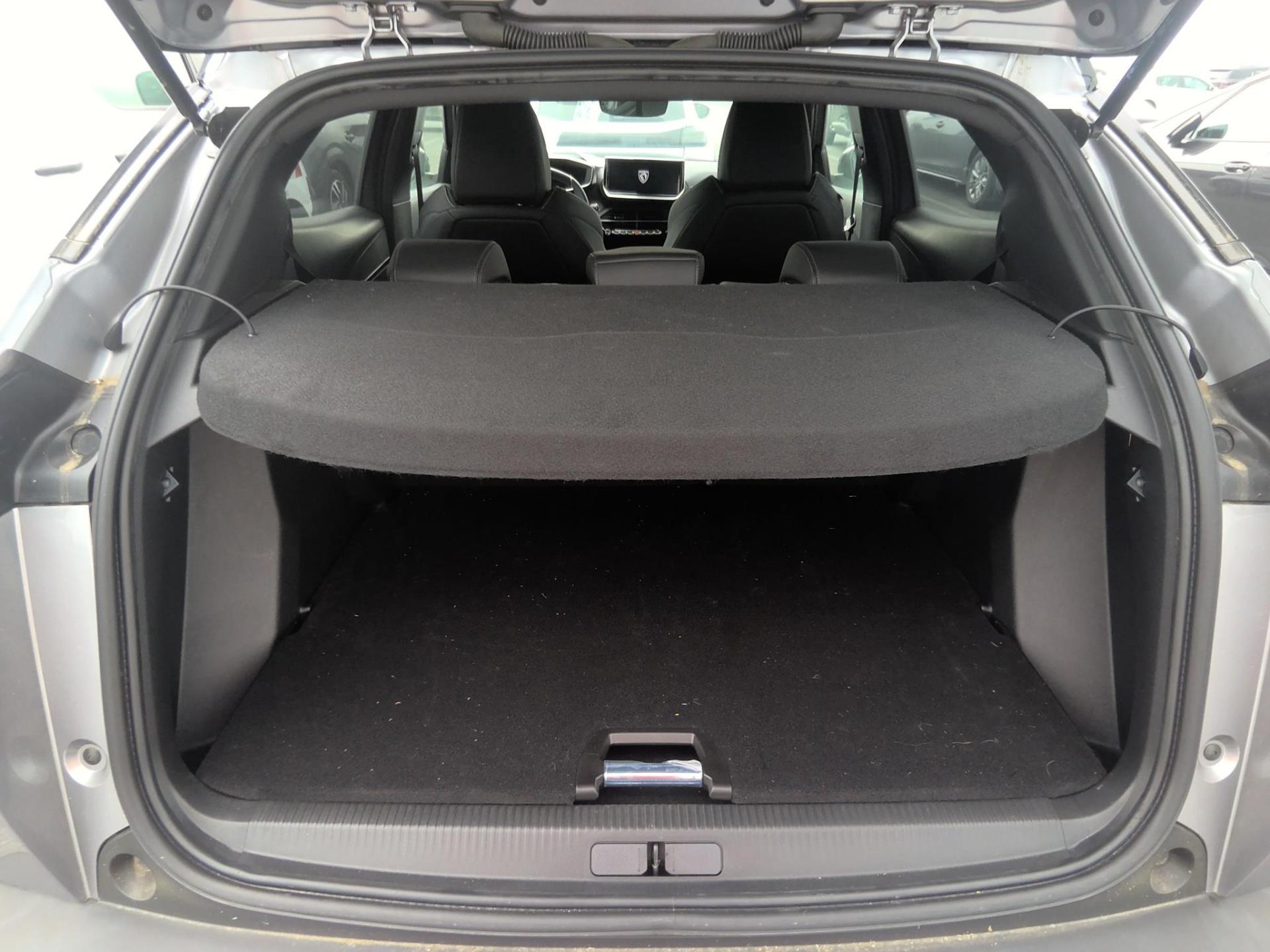 Peugeot 2008 Hybrid 136 e-DCS6 GT 2024