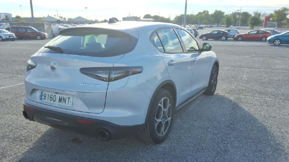Foto Alfa Romeo Stelvio 5