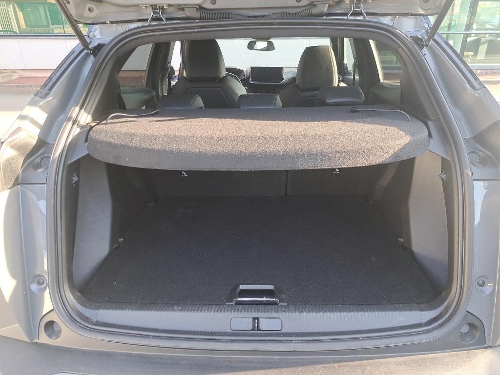 Peugeot 2008 Hybrid 136 e-DCS6 GT 2025