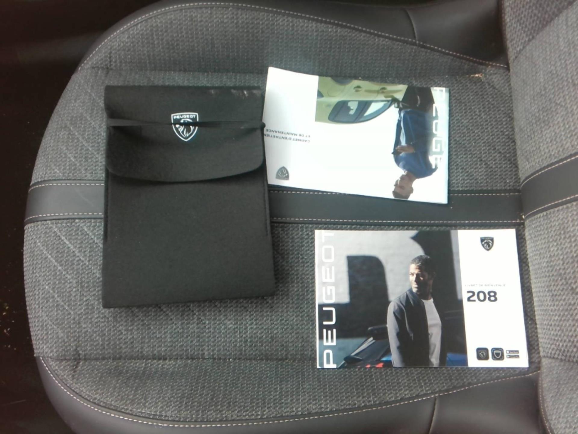 Peugeot 208 PureTech 100 S&S BVM6 Allure 2024