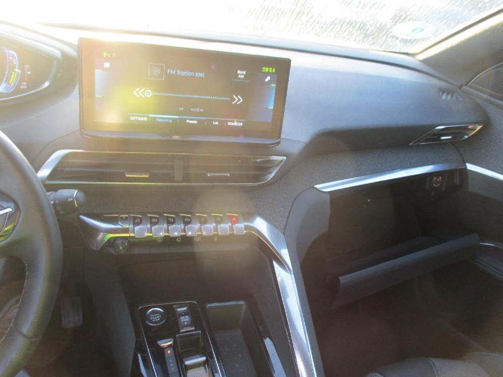 Foto Peugeot 3008 Hybrid 10