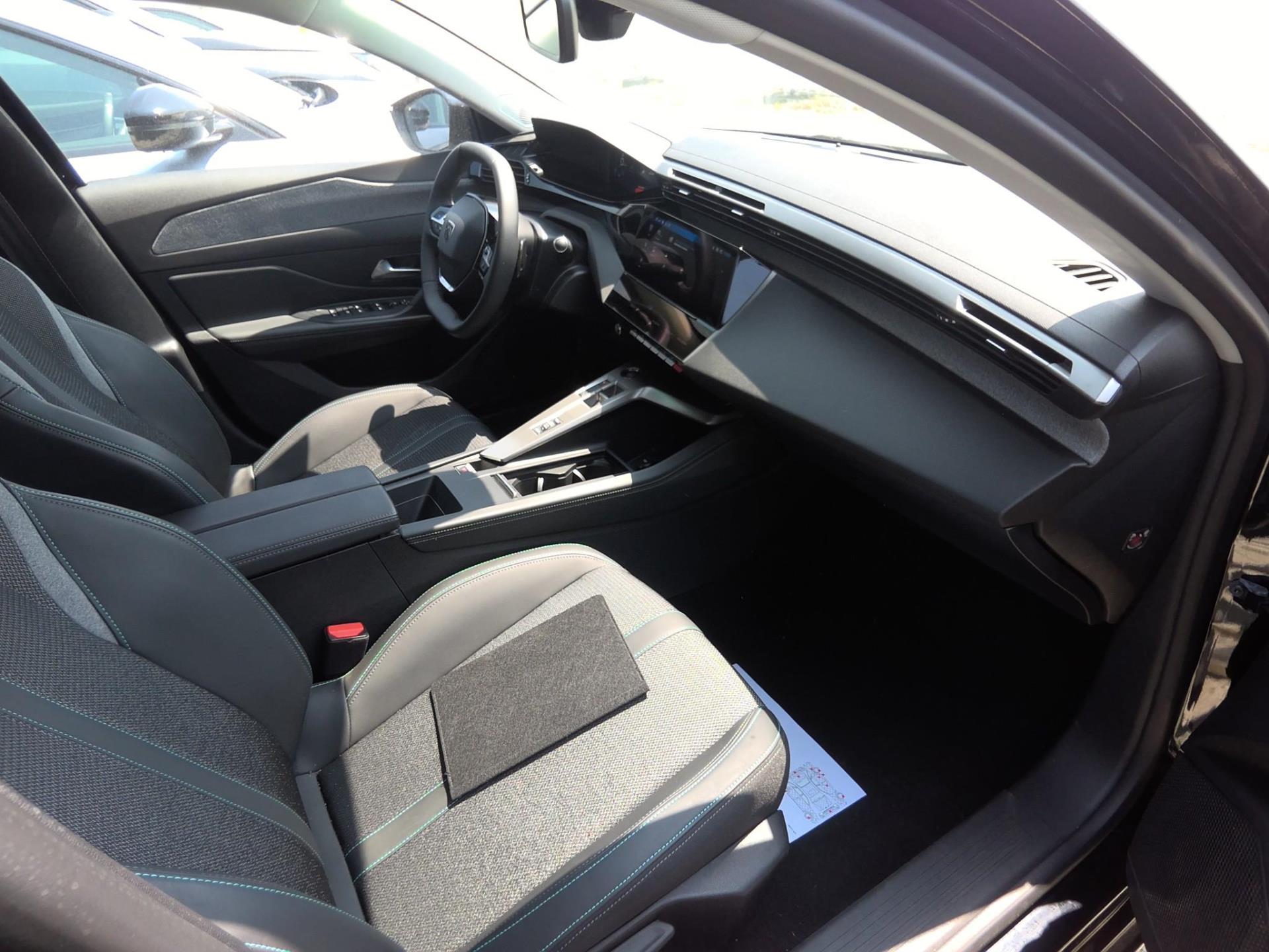 Peugeot 308 PHEV 180 e-EAT8 Allure 2024