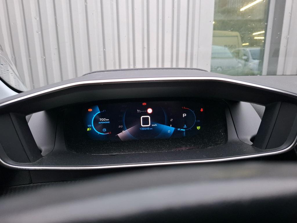 Peugeot 208 PureTech 100 S&S EAT8 Allure Business 2021