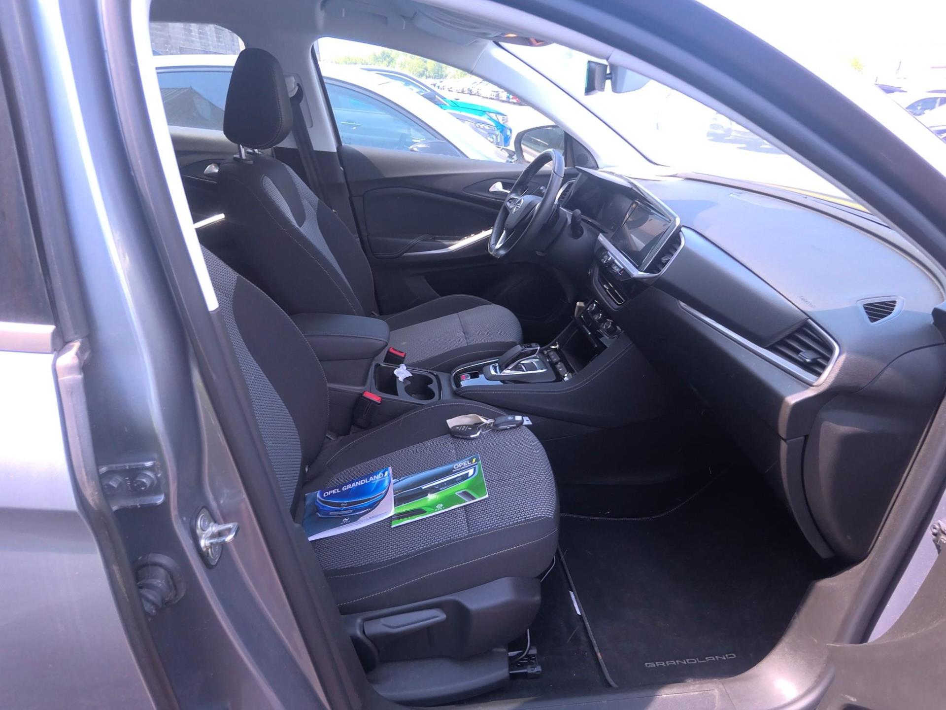 Opel Grandland Hybrid 225 ch BVA8 Design & Tech 2023