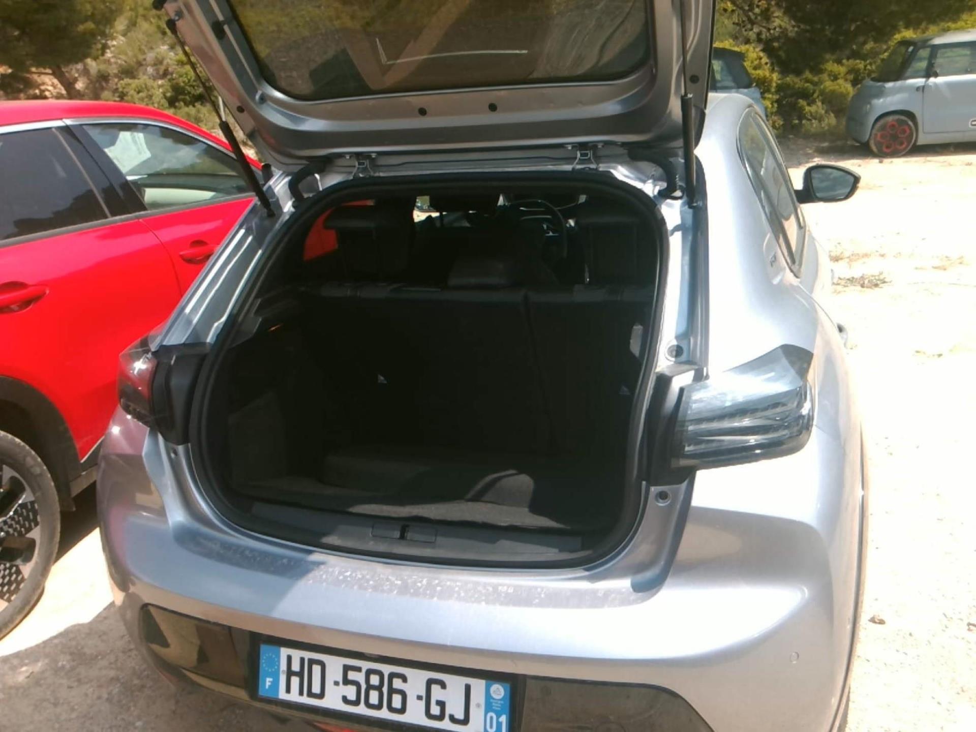 Peugeot 208 Hybrid 110 e-DCS6 GT 2025