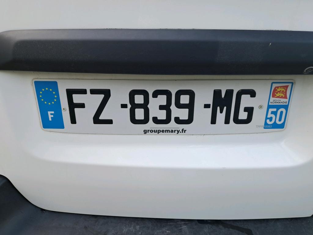 Peugeot EXPERT FGN TOLE STANDARD 2.0  BLUEHDI 120 S&S BVM6 PREMIUM 2021