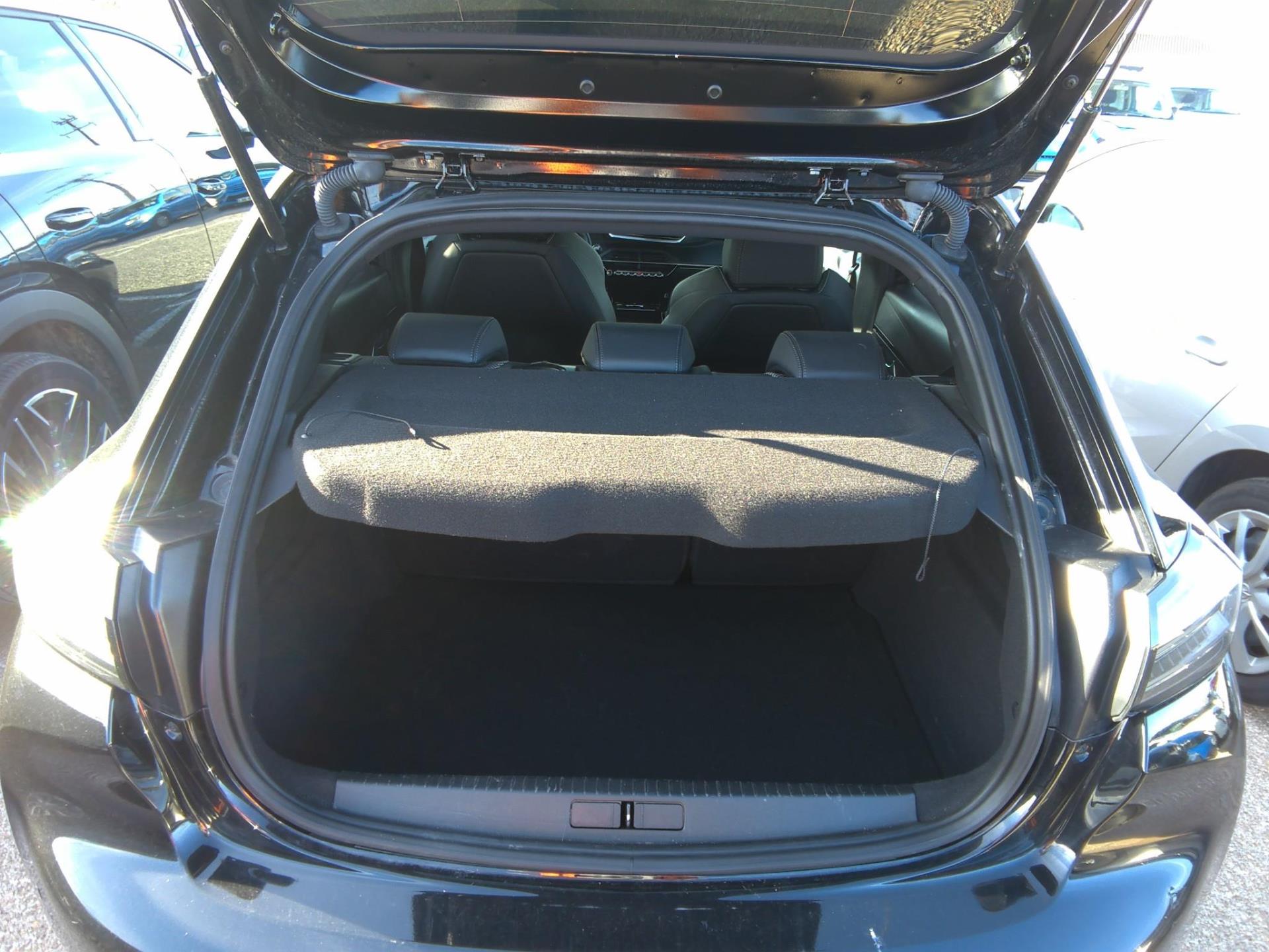 Peugeot 208 Hybrid 110 e-DCS6 GT 2025