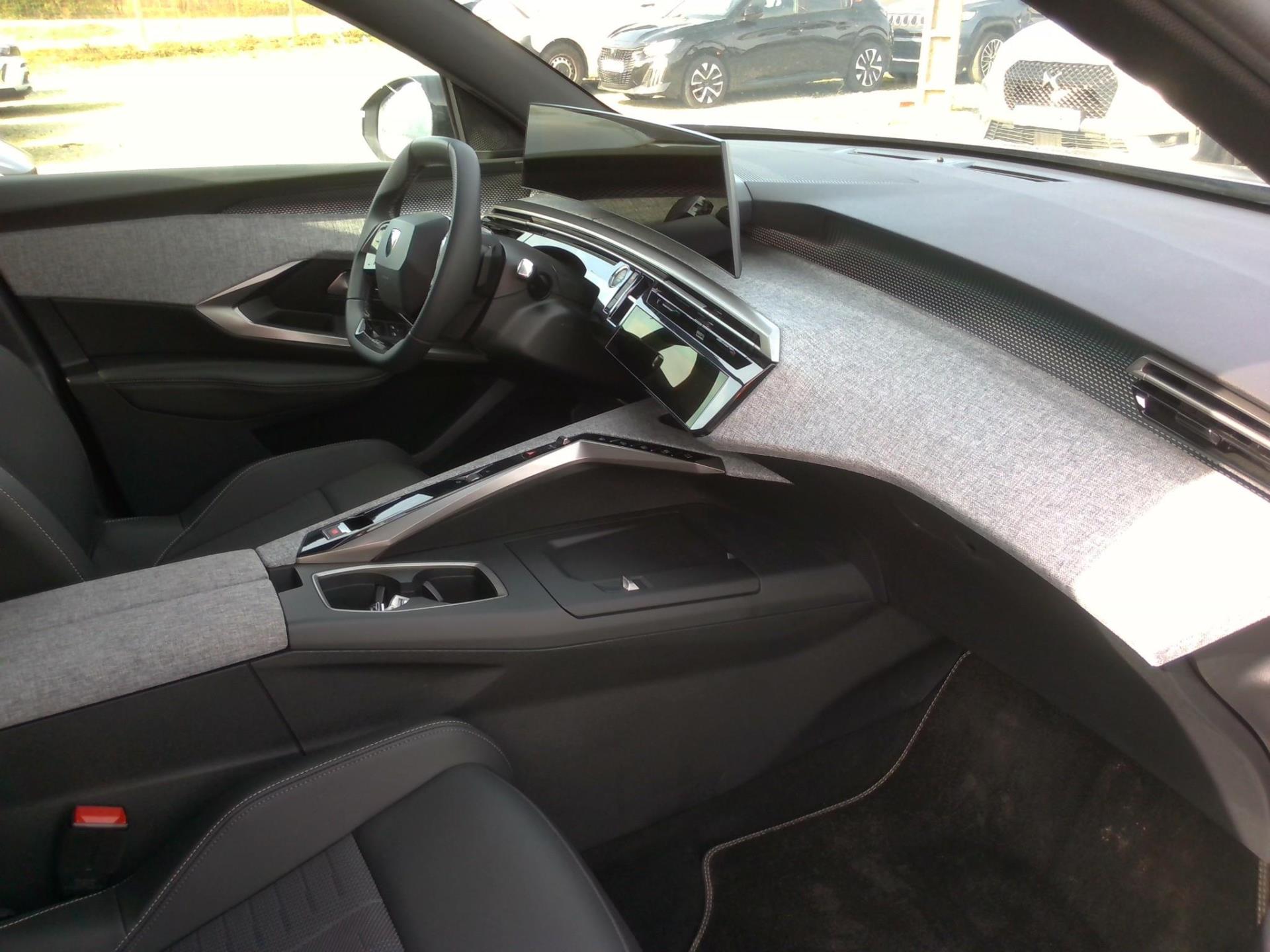 Peugeot 5008 Hybrid 145 ch e-DCS6 GT 2025