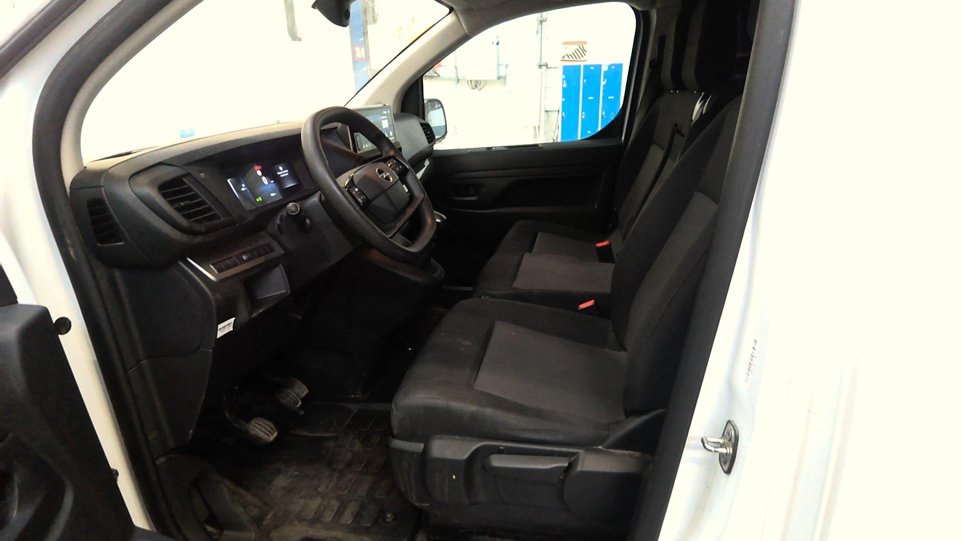 Opel VIVARO FGN TAILLE M BLUEHDI 145 BVM6 2024