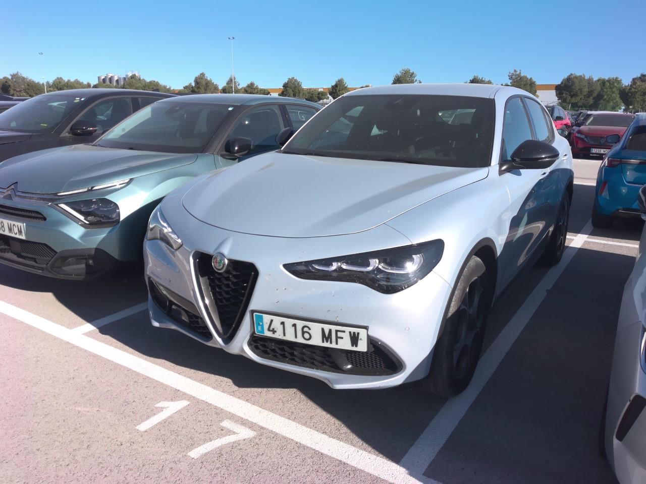 Foto Alfa Romeo Stelvio 2