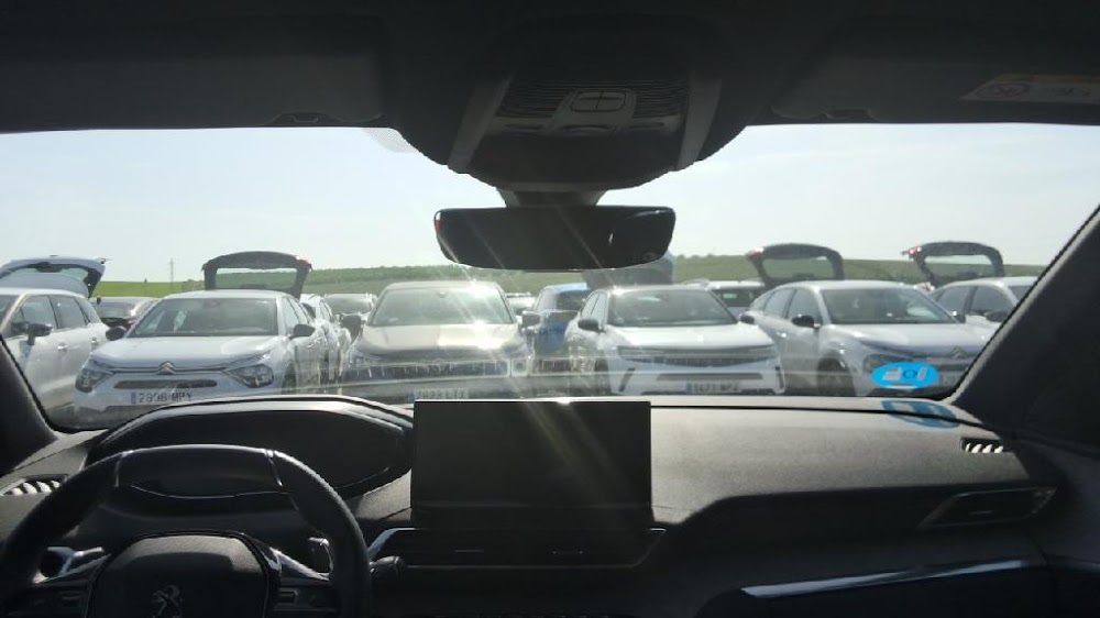 Foto Peugeot 3008 Hybrid 12