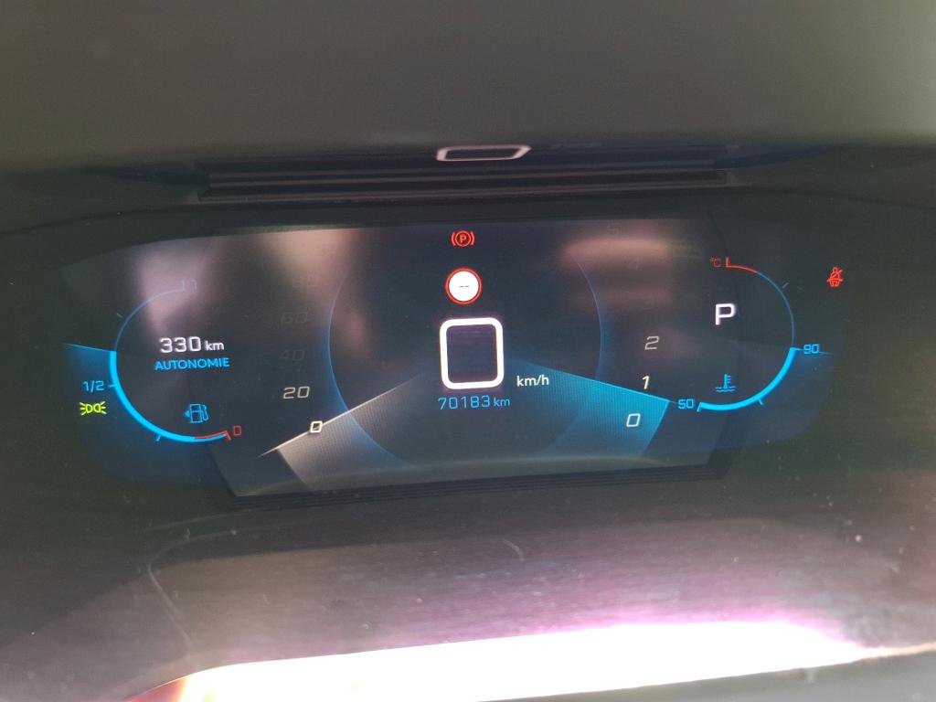 Peugeot 208 PureTech 100 S&S EAT8 Allure Business 2021