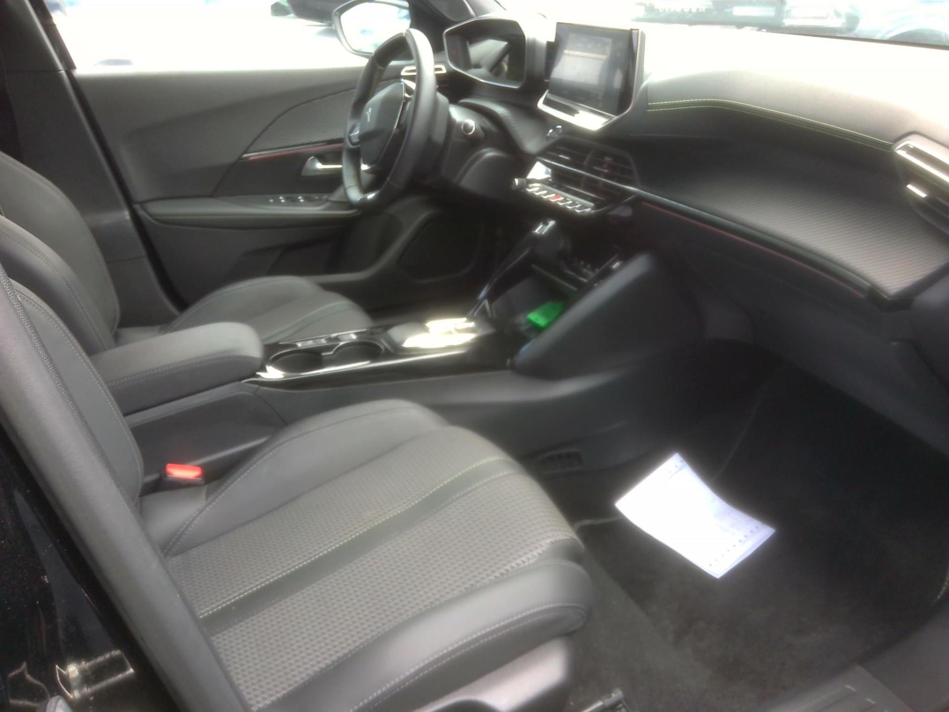 Peugeot 2008 Electrique 136 ch GT 2022