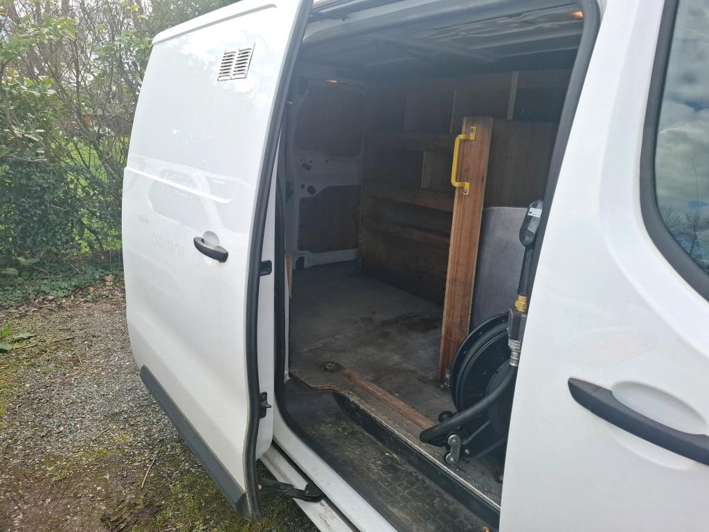 Peugeot EXPERT FGN TOLE STANDARD 2.0 BLUEHDI 120 S&S BVM6 ASPHALT 2020