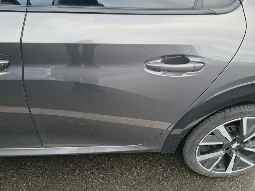 Peugeot 208 PureTech 100 S&S EAT8 GT 2022