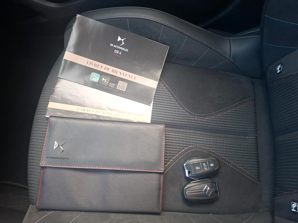 DS DS 4 BlueHDi 130 EAT8 Performance Line 2022