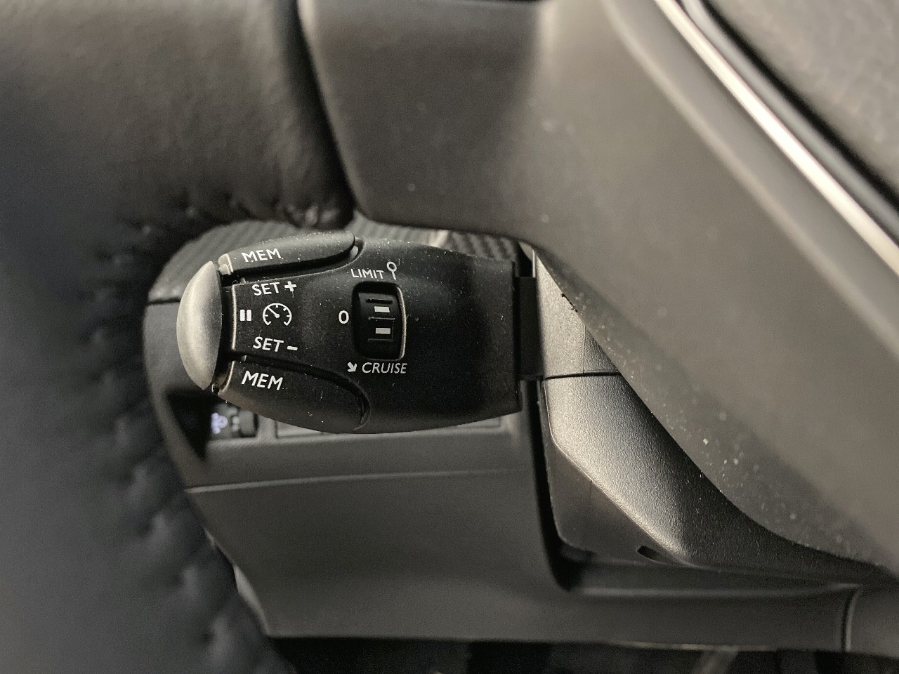 Peugeot 2008 PureTech 130 S&S EAT8 Allure 2024