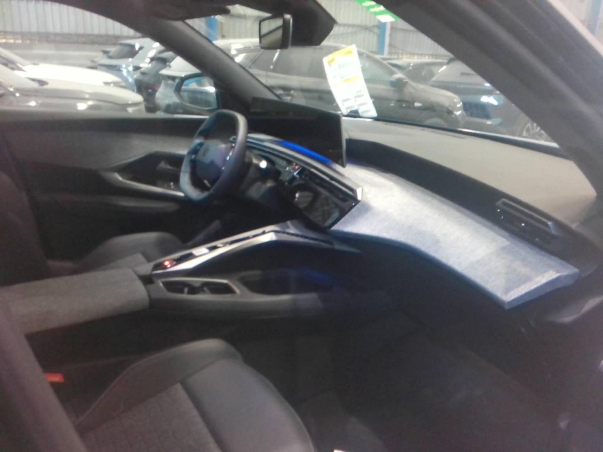 Peugeot 3008 Hybrid 145 e-DCS6 Allure 2025