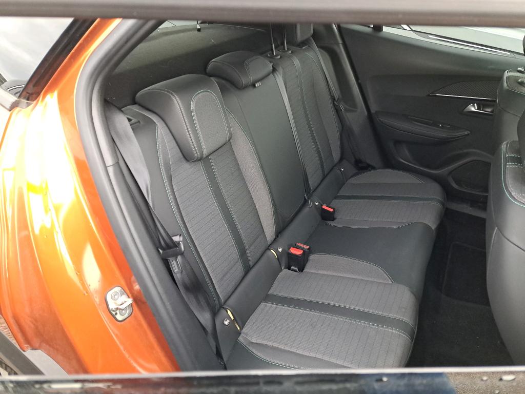 Peugeot 2008 BlueHDi 130 S&S EAT8 Allure 2021