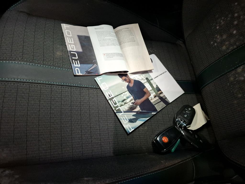 Peugeot 2008 PureTech 100 S&S BVM6 Allure Pack 2022