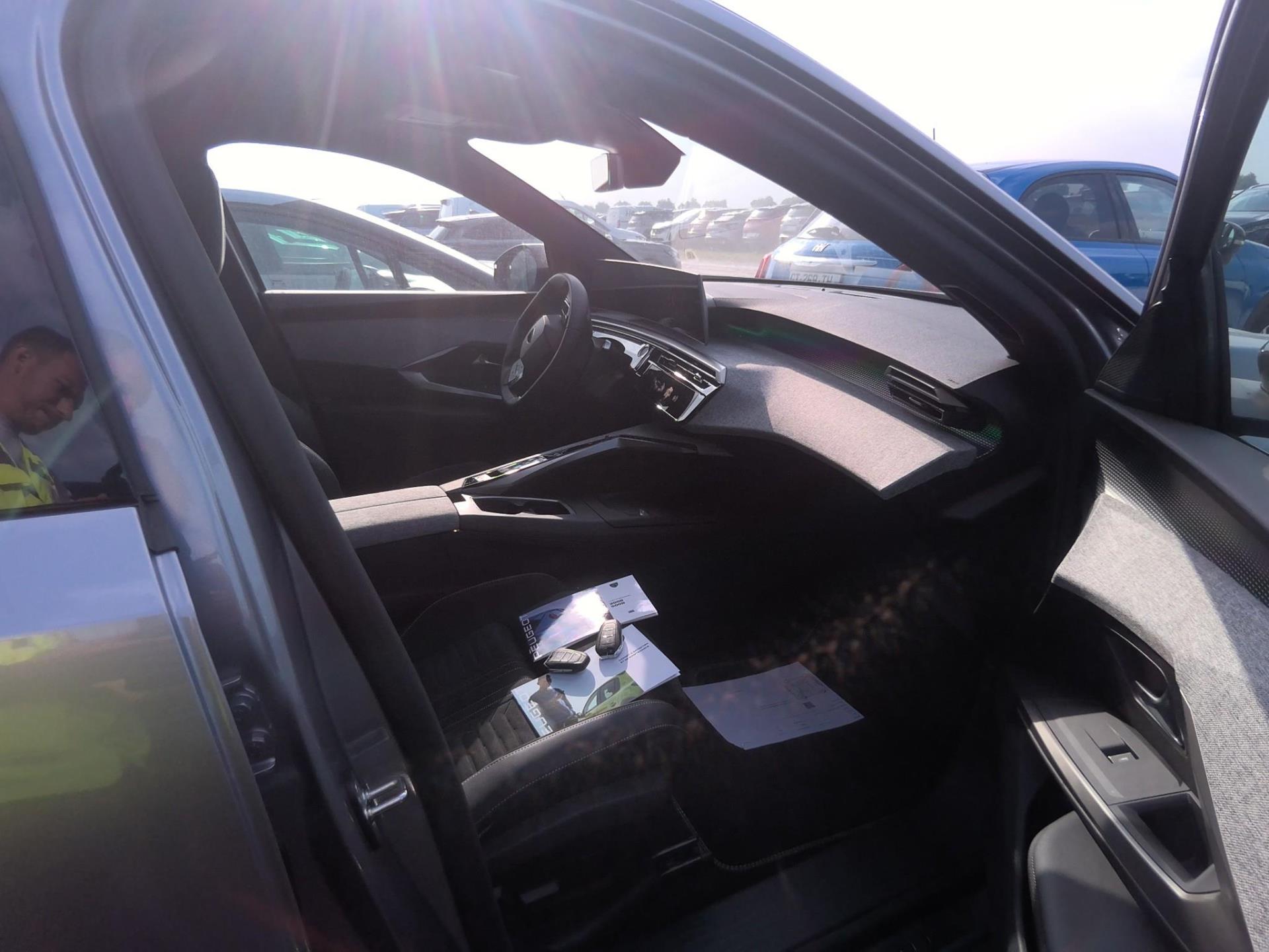 Peugeot 3008 Hybrid 136 e-DCS6 GT 2025