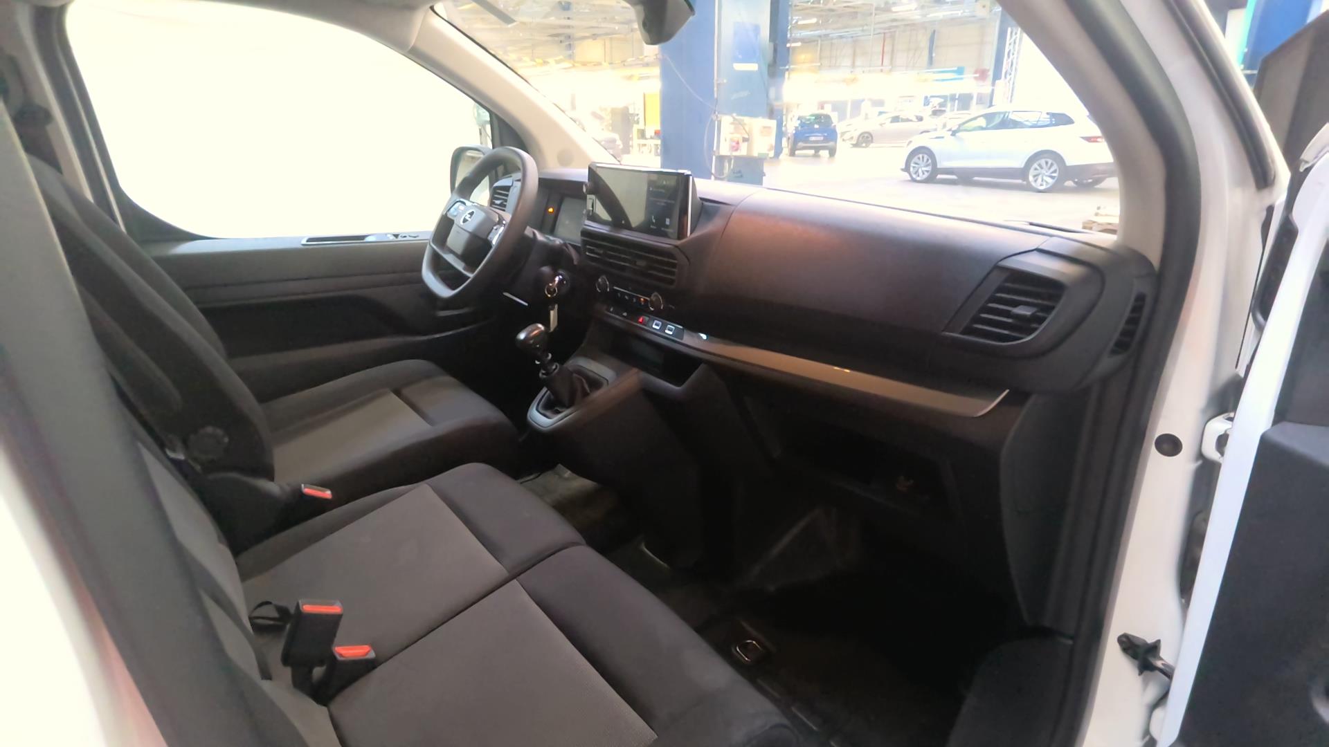 Opel VIVARO FGN TAILLE M BLUEHDI 145 BVM6 2024