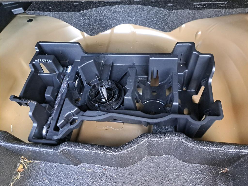 Peugeot 2008 Hybrid 136 e-DCS6 GT 2025