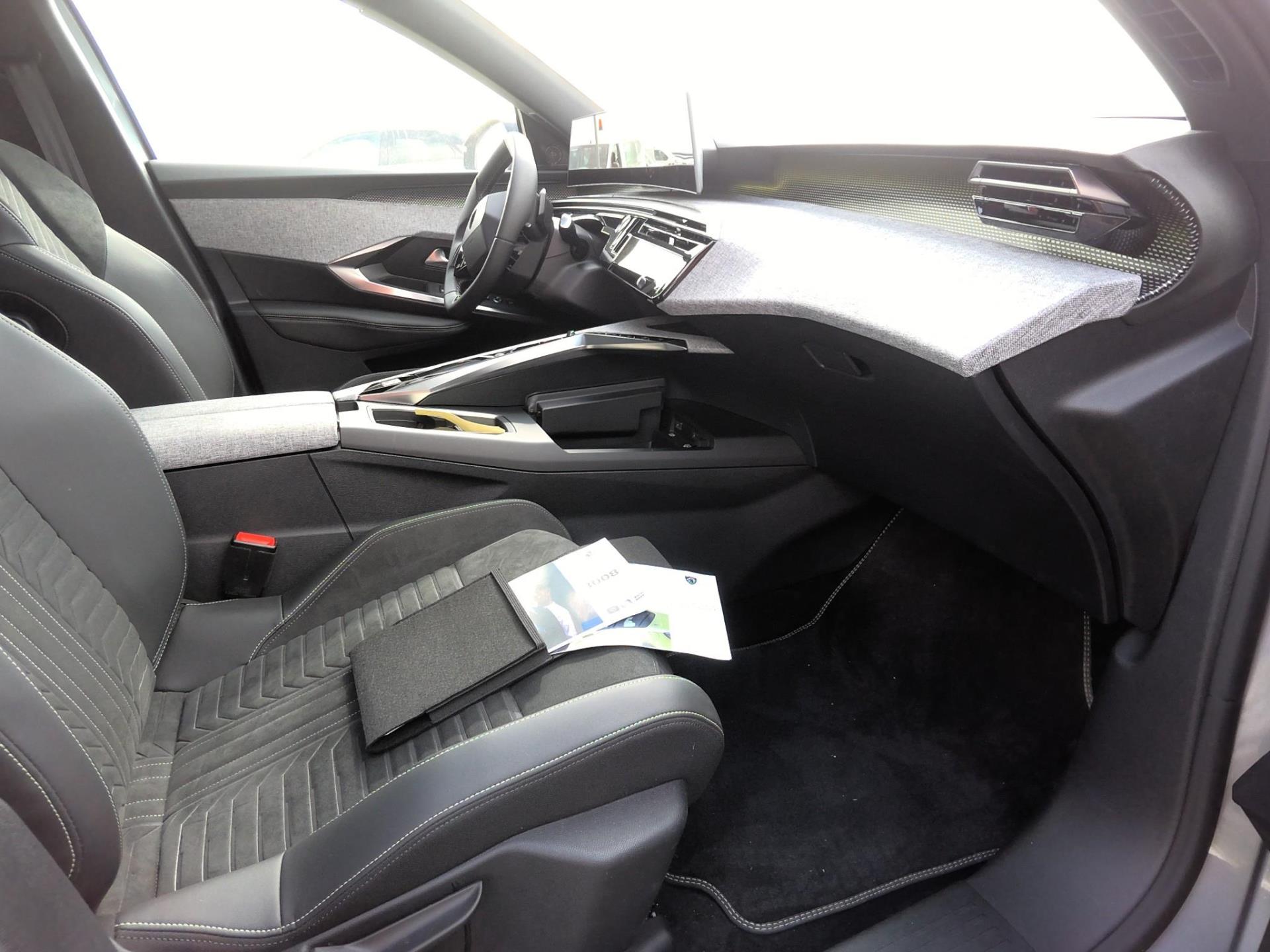 Peugeot 3008 Hybrid 136 e-DCS6 GT 2024
