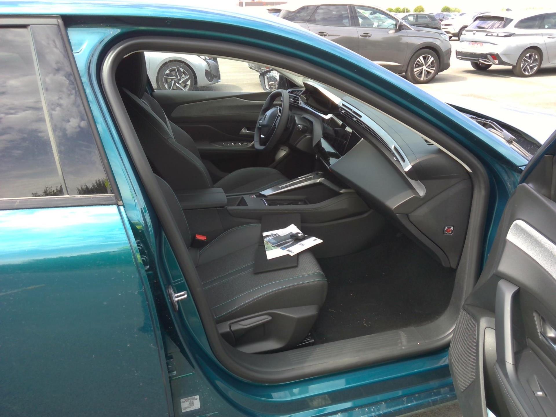 Peugeot 308 PHEV 180 e-EAT8 Allure 2024