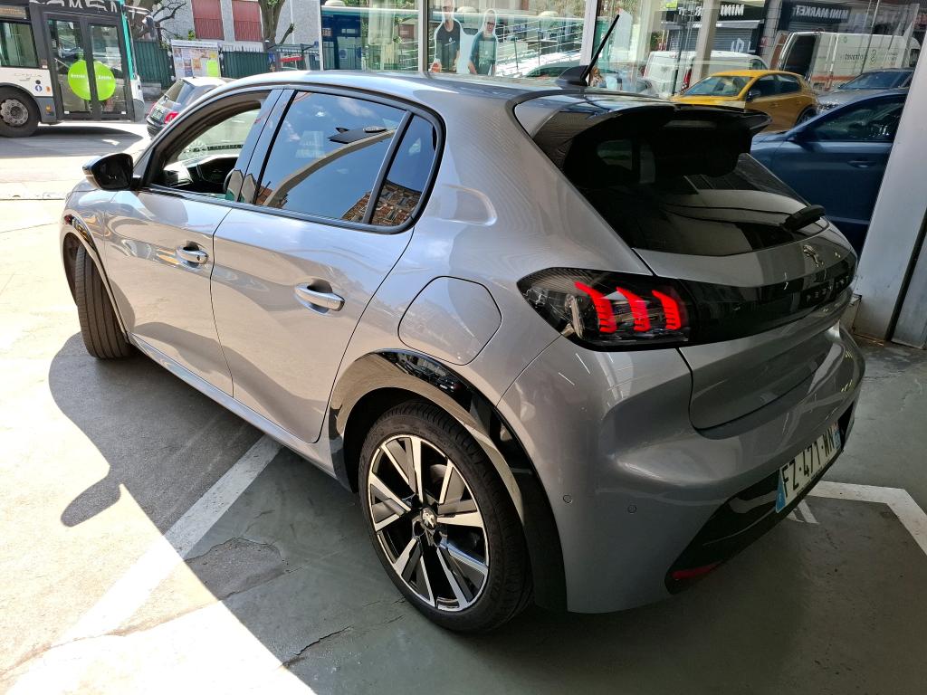 Peugeot 208 PureTech 100 S&S EAT8 GT 2021
