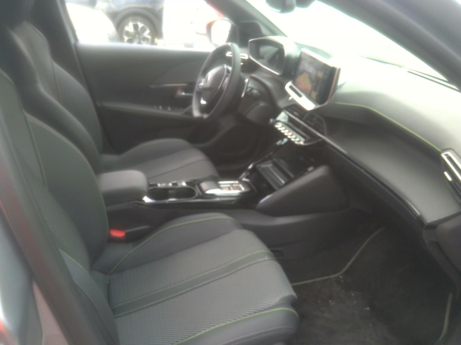 Peugeot 208 Hybrid 110 e-DCS6 GT 2025