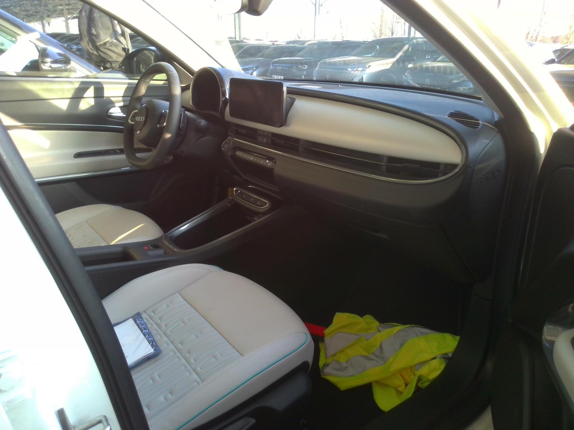 FIAT 600 1.2 Hybrid 100ch DCT6 La Prima 2024