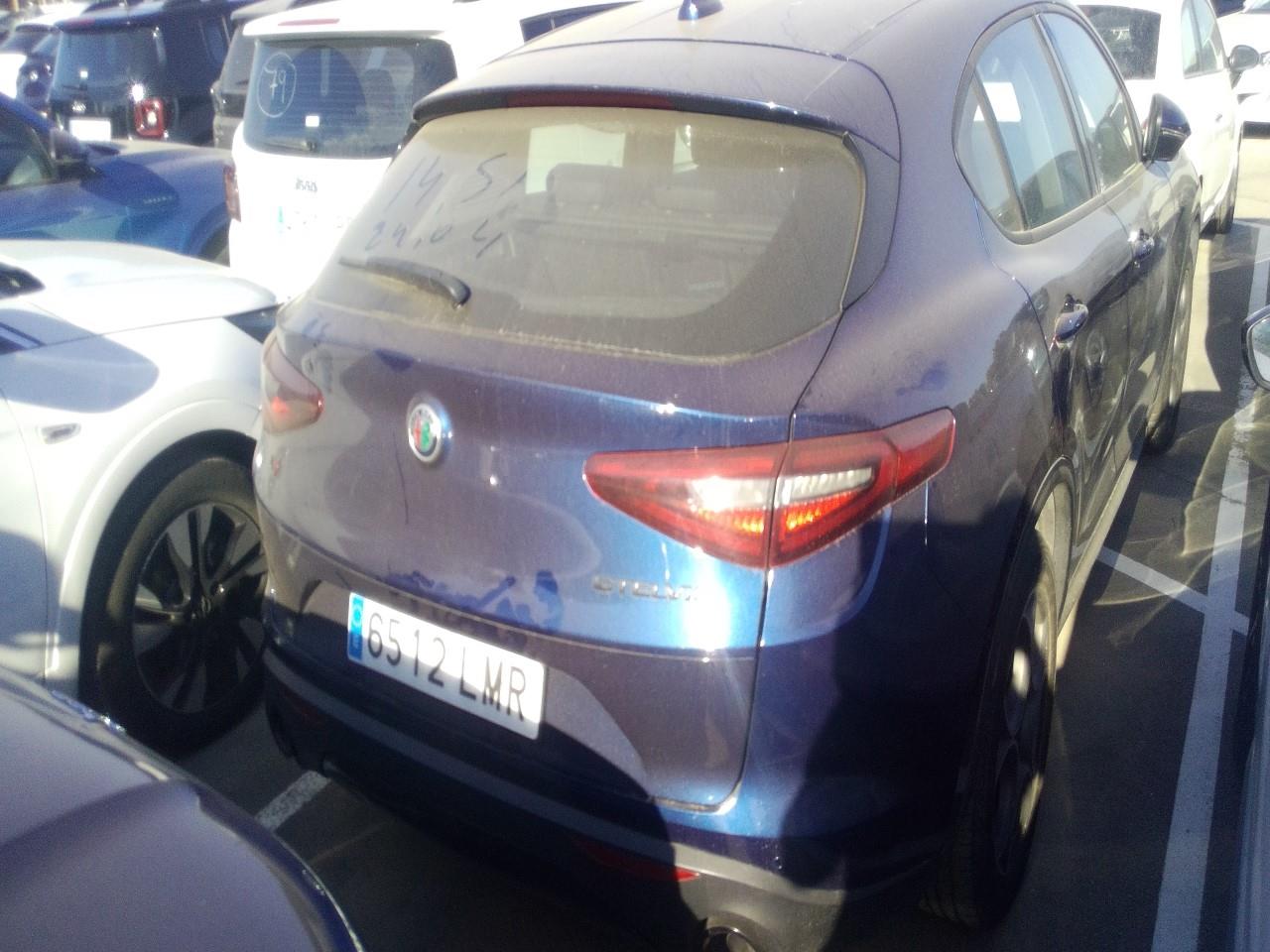 Foto Alfa Romeo Stelvio 4