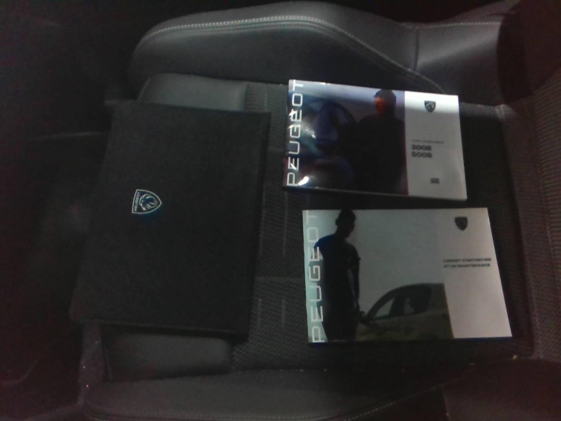 Peugeot 5008 Hybrid 145 ch e-DCS6 GT 2025