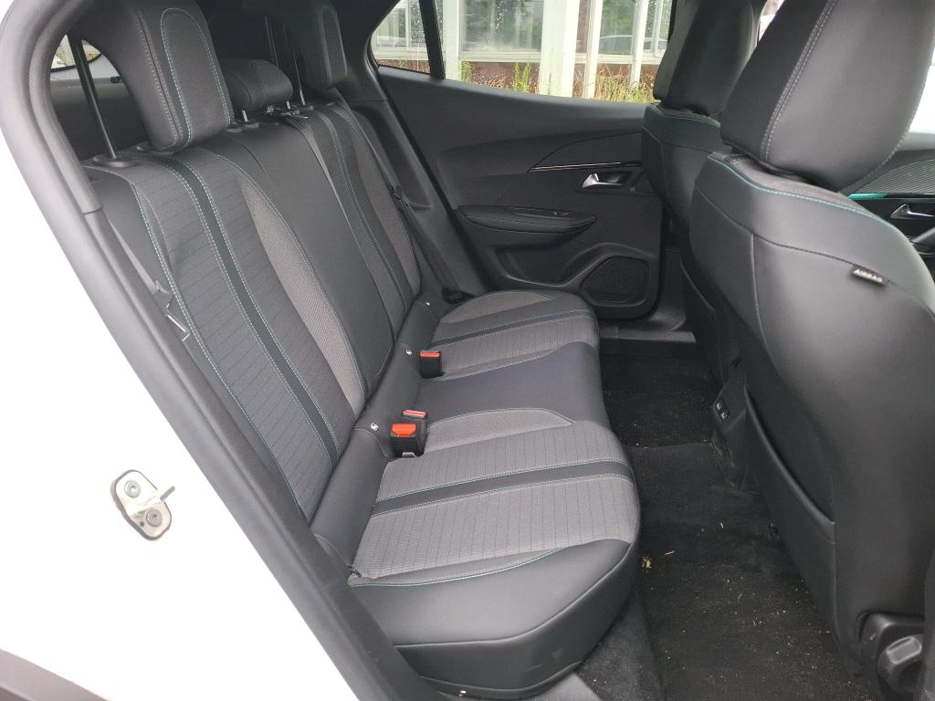Peugeot 2008 PureTech 130 S&S EAT8 Allure Business 2021