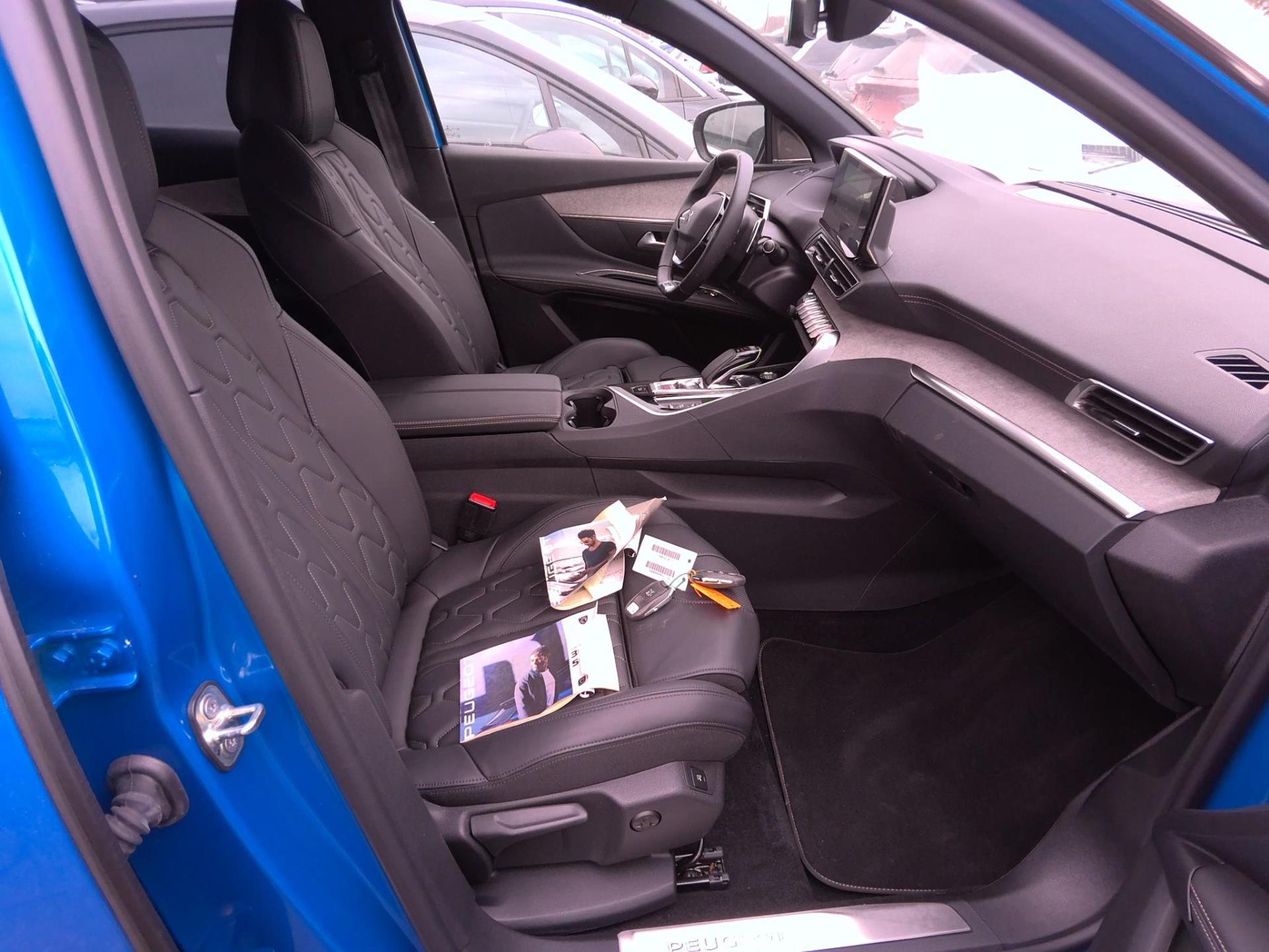 Peugeot 3008 Hybrid4 300 e-EAT8 GT 2022