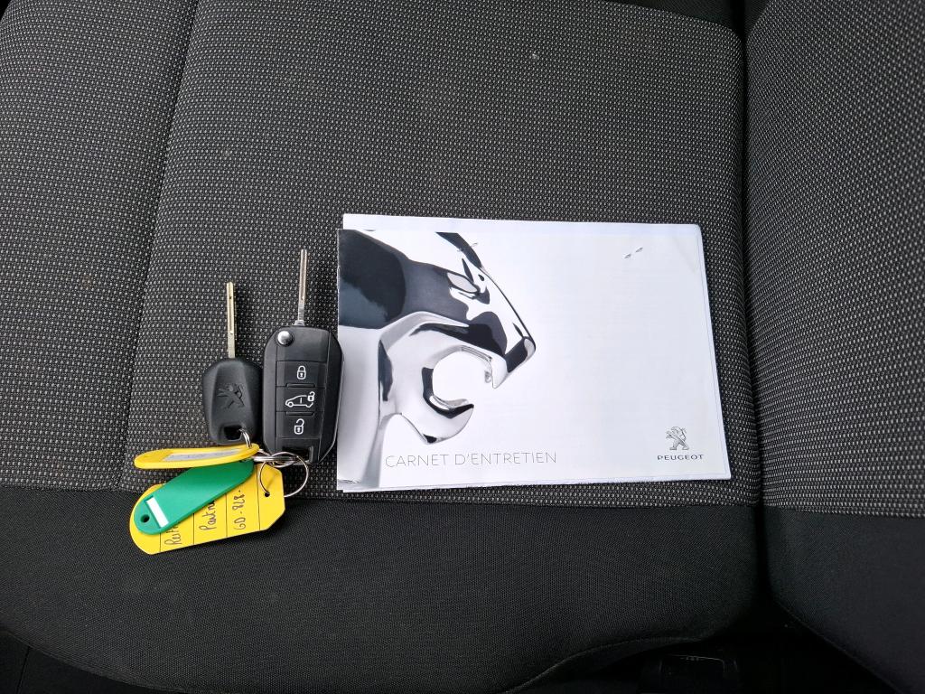 Peugeot PARTNER FOURGON STANDARD 650 KG BLUEHDI 100 S&S BVM5 PREMIUM 2021