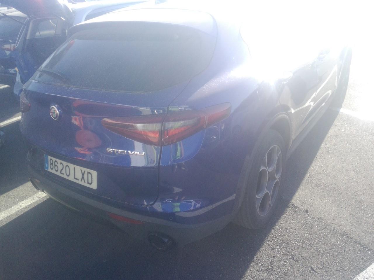 Foto Alfa Romeo Stelvio 3